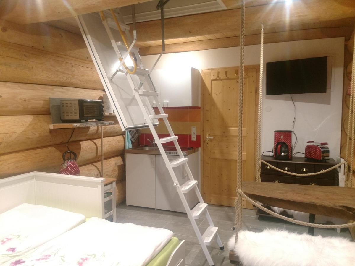 Ferienwohnungen Zwergenhäusl Grünau im Almtal Exterior foto